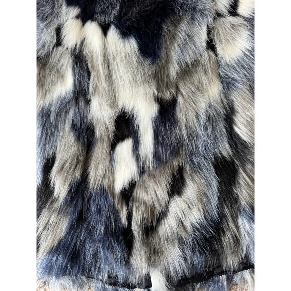 CABI FROSTY Faux Fur Sweater Vest, Size Women's Medium, Gray & White - Picture 6 of 10